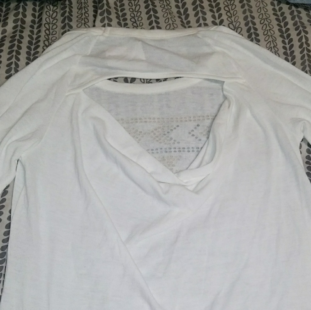 Tops - Picture 3 of 4